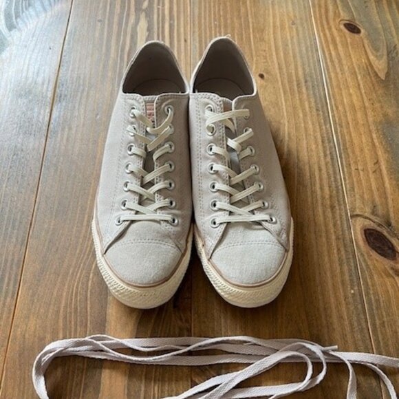 Chuck Taylor All Star Canvas & Leather - Men's 10.5 - Picture 2 of 8